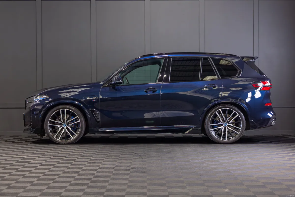 2024 BMW X5 X-Drive 50e M-Sport - Image 3