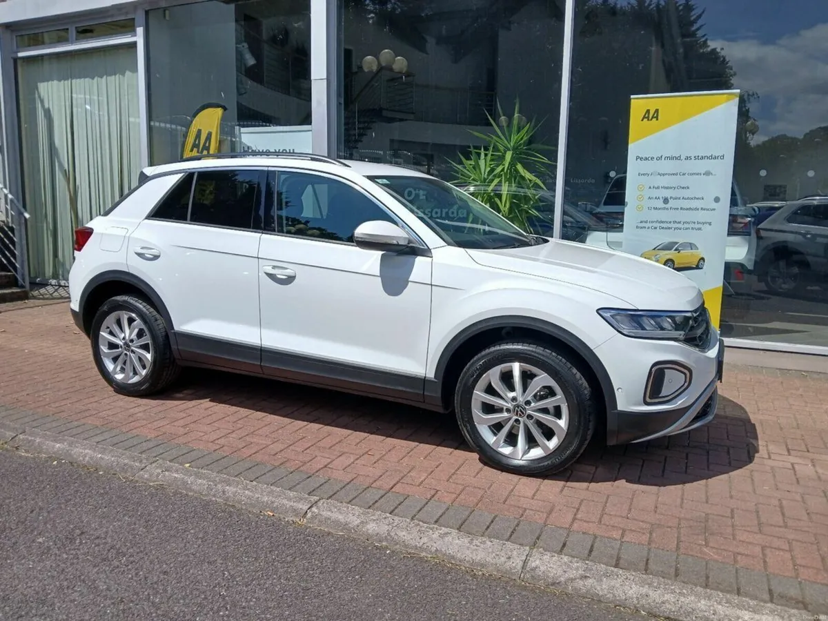 Volkswagen T-Roc T-ROC LIFE 2.0 TDI M6F 116HP, Hea - Image 1