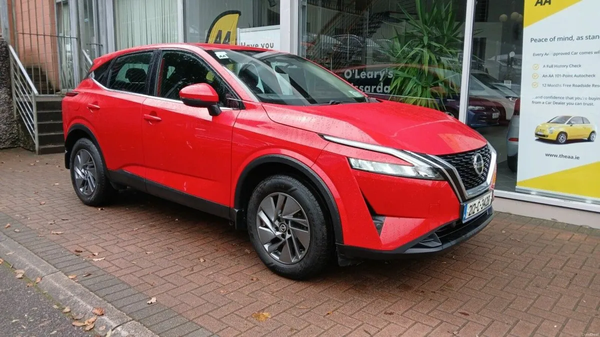 Nissan Qashqai 1.3 PET MILD HYBRID SV, RED, FSH,34 - Image 1