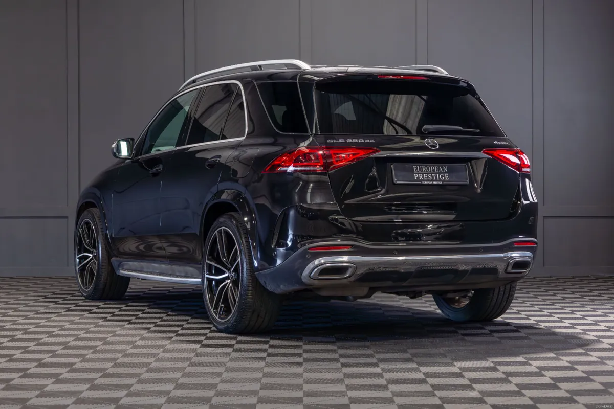 212 Mercedes-Benz GLE 350de AMG Line Premium - Image 4