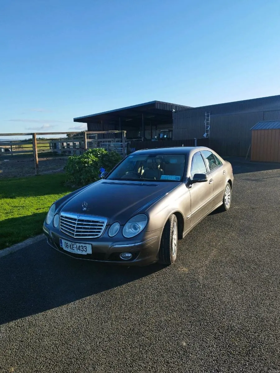 2008 Mercedes E Class 220 - Image 2