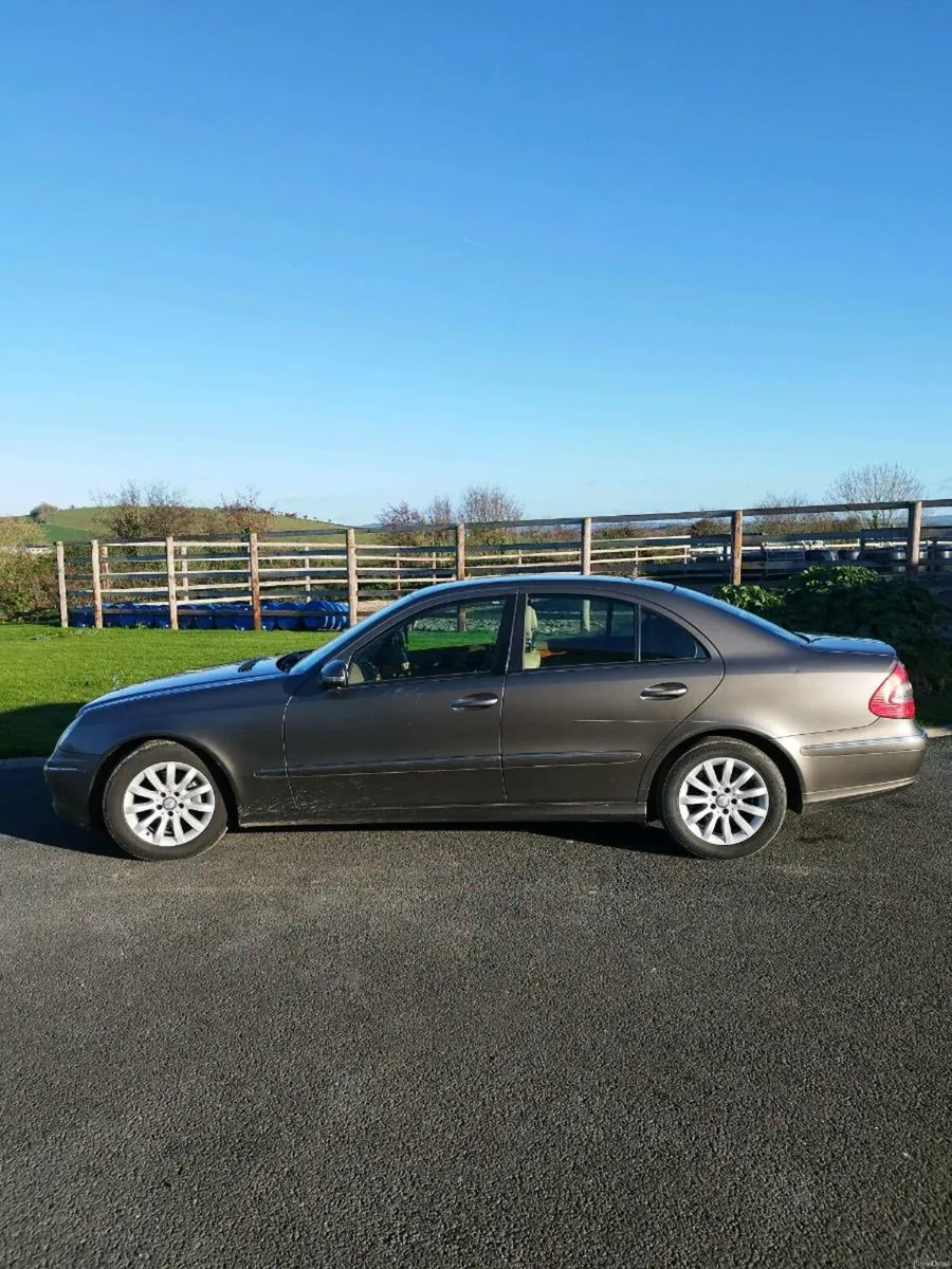2008 Mercedes E Class 220 - Image 1