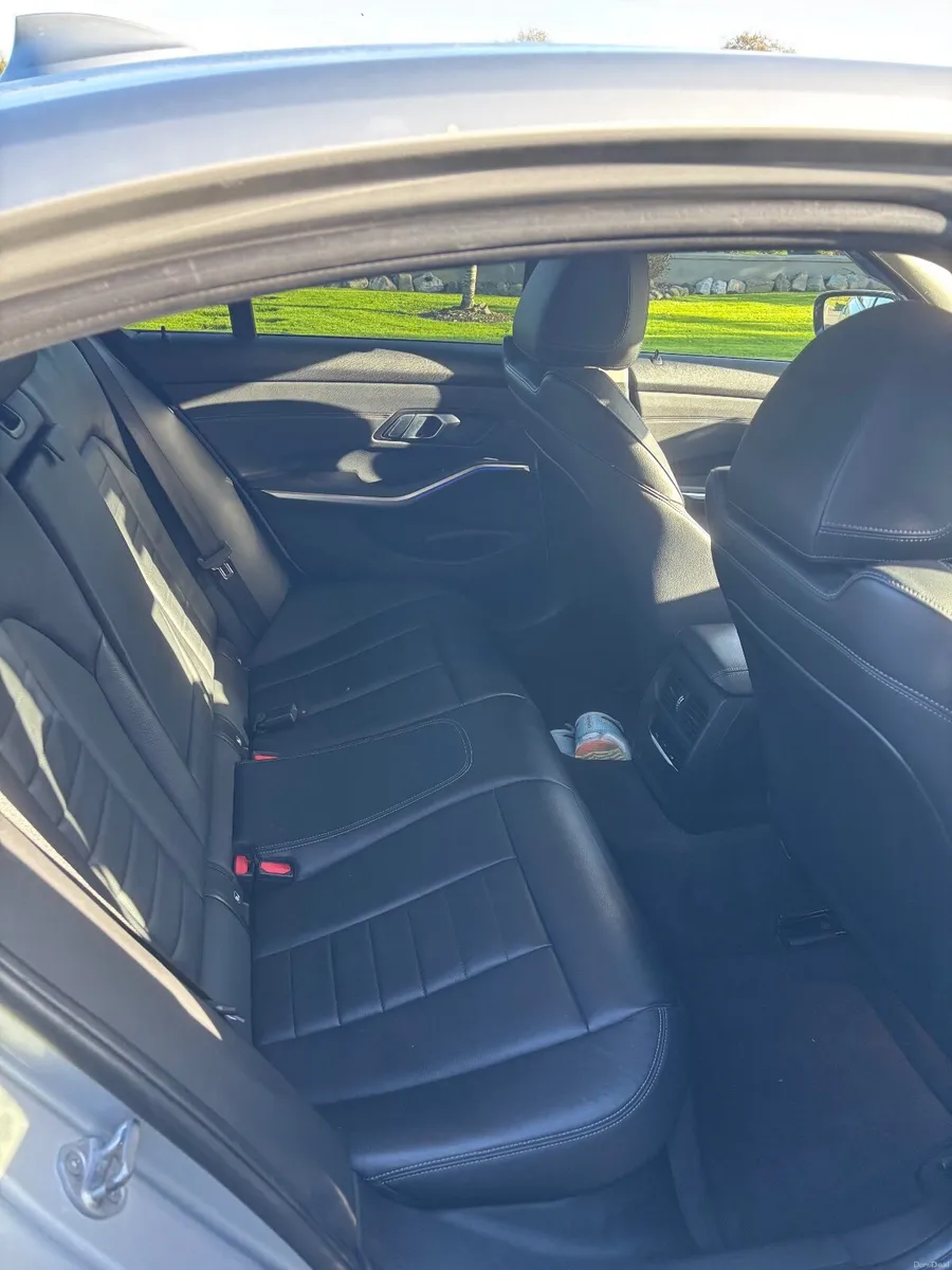 BMW 3-Series 2020 - Image 2