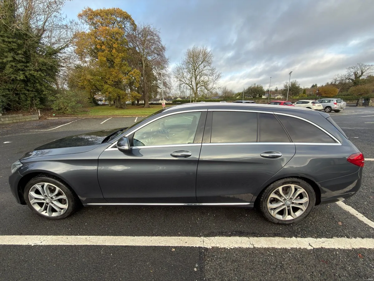 Mercedes C-Class 220d Premium Plus Huge Spec - Image 4