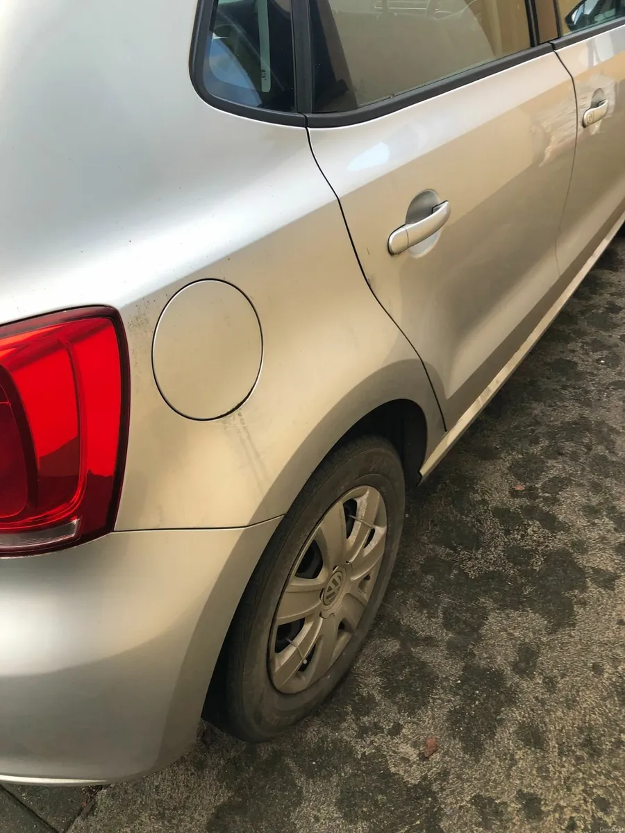 Volkswagen Polo 2011 - Image 2