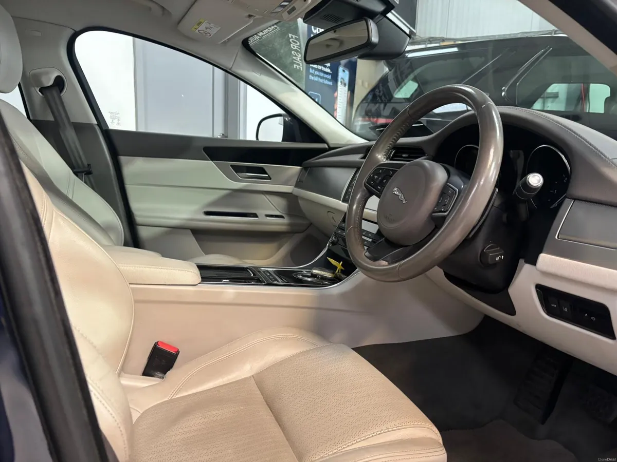Jaguar XF 2016. 2.0d. PRESTIGE AUTO - Image 3