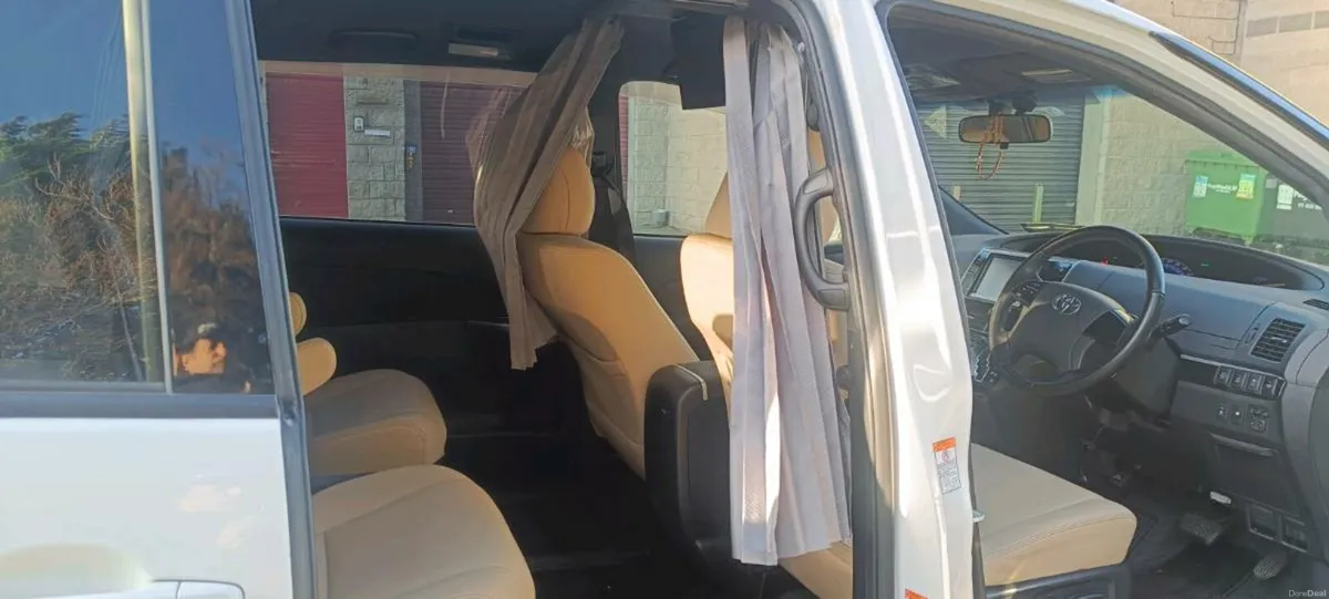 Toyota Estima - Image 6