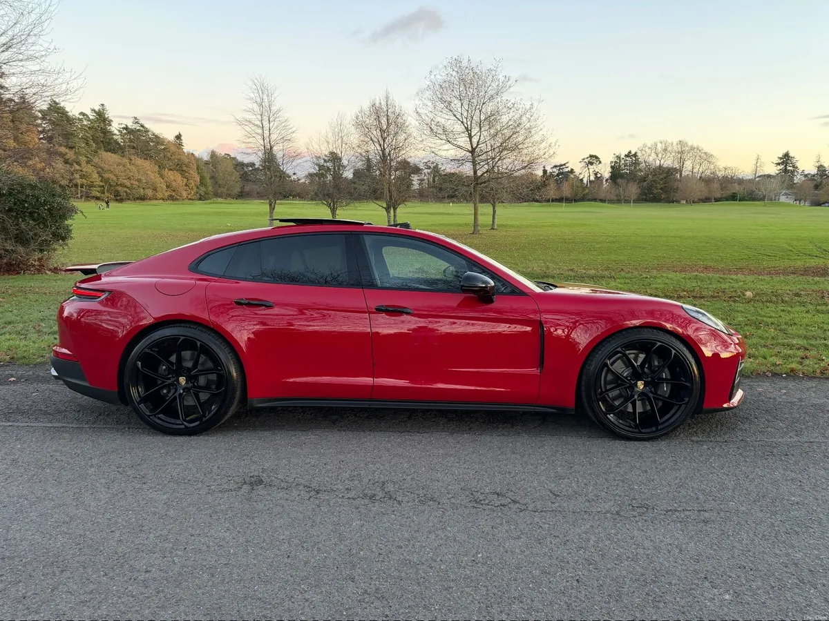 Porsche Panamera 2025 - Image 2