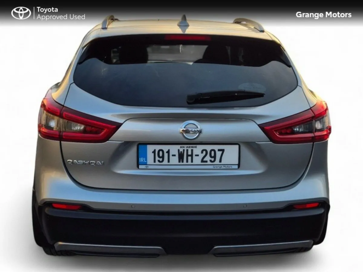 Nissan Qashqai 1.2 PETROL SV PREMIUM 5DR - Image 4