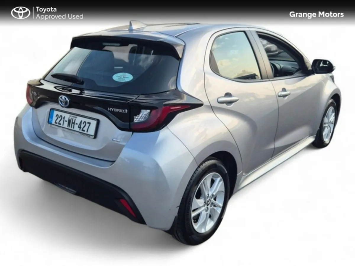 Toyota Yaris 1.5 HYBRID LUNA 5DR - Image 3