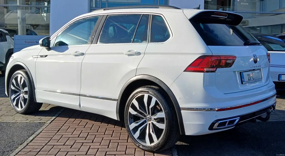 Volkswagen Tiguan R-Line 2.0 TDI 150HP **REAR VIEW - Image 4