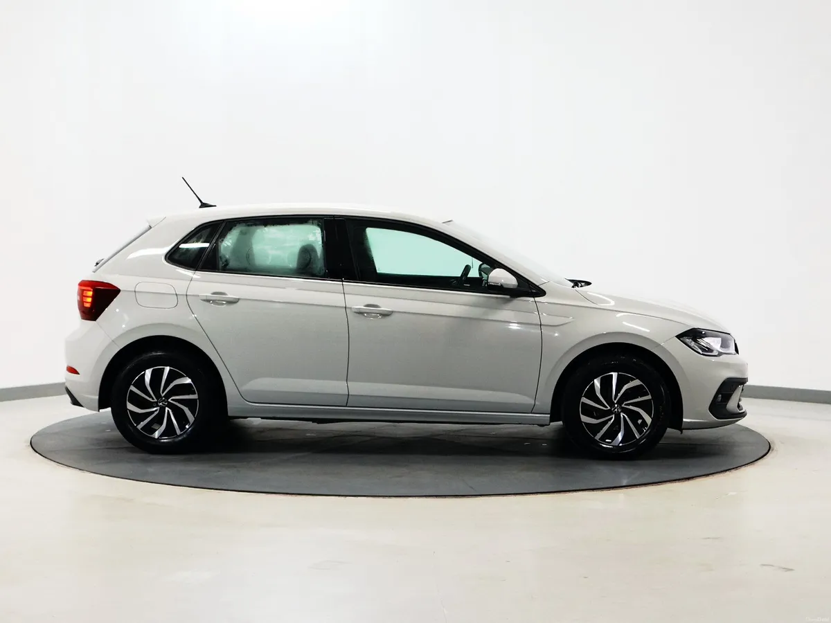 *11* 2023 Volkswagen Polo 1.0TSI LIFE - Image 3
