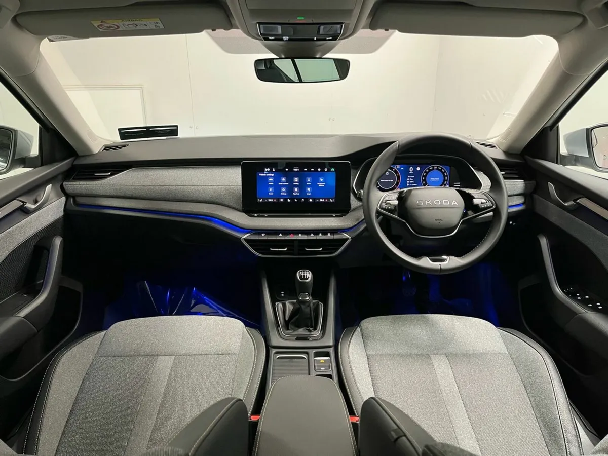 Skoda Octavia Selection 2.0TDI 115BHP - Reversing - Image 4