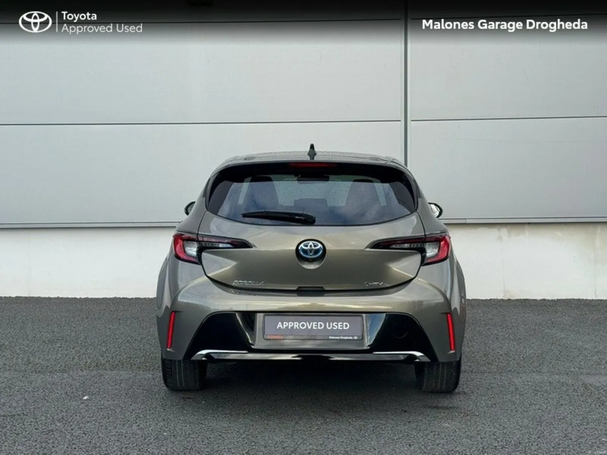 Toyota Corolla 1.8 Hybrid Luna Sport *Bi-Tone* Cal - Image 4