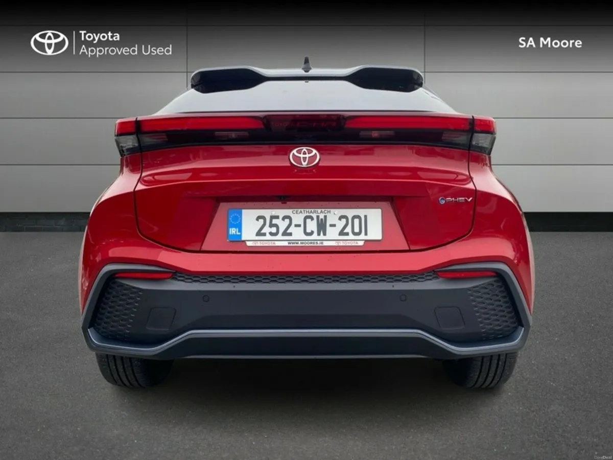 Toyota C-HR PLUG-IN HYBRID SPORT WITH PANORAMIC RO - Image 4