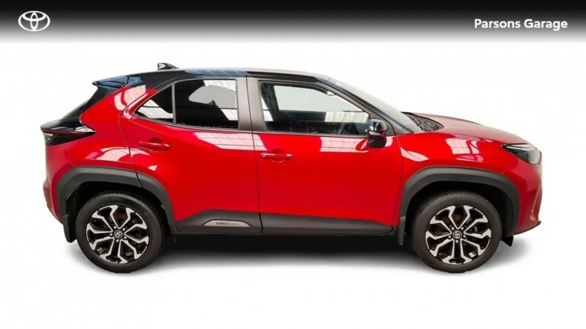 Toyota Yaris Cross YARIS CROSS LUNA SPORT - Image 3