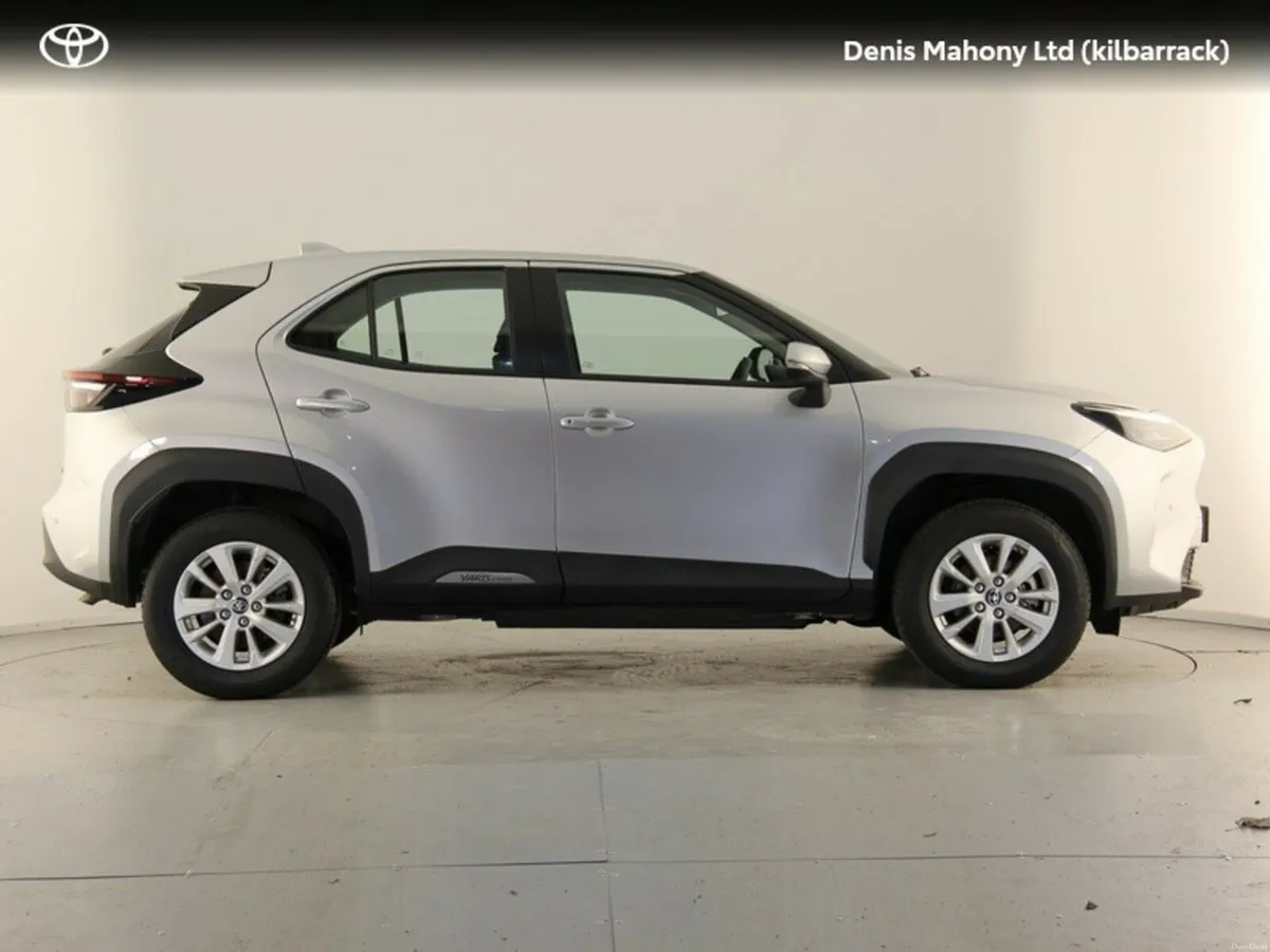 Toyota Yaris Cross Hybrid - Image 3