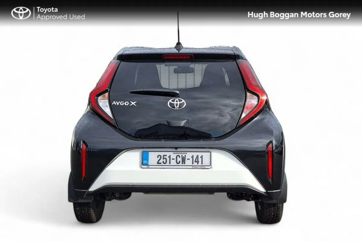 Toyota Aygo X DESIGN WHITE - Image 4