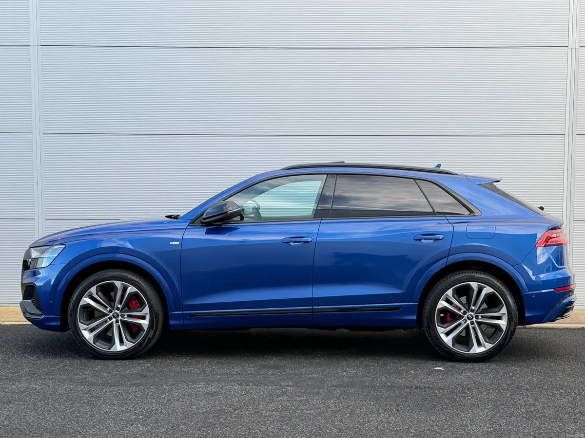 232 Audi Q8 60 TFSI e Competition - Image 3