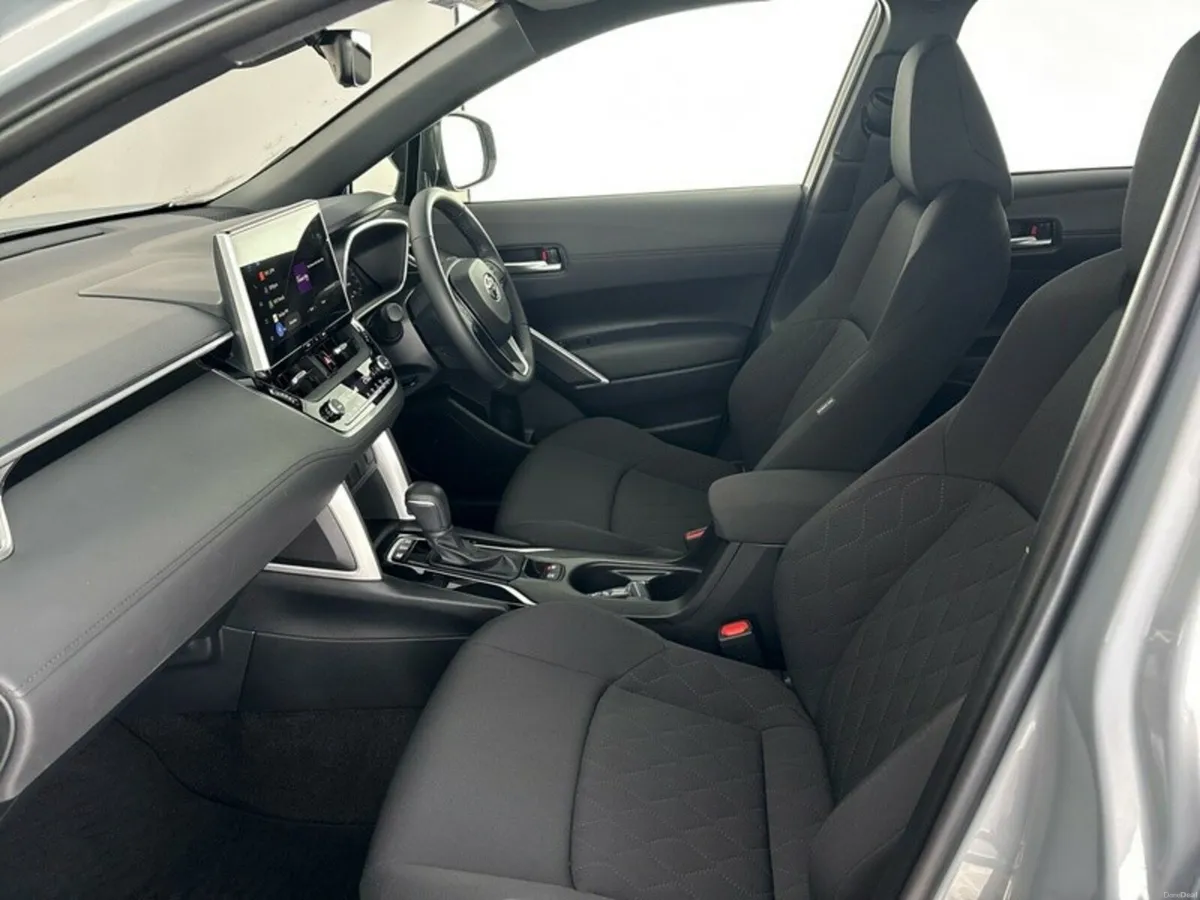 Toyota Corolla Cross HYBRID SPORT - Image 6