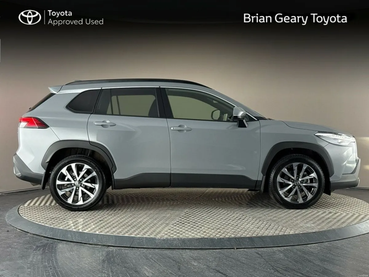Toyota Corolla Cross HYBRID SPORT - Image 3