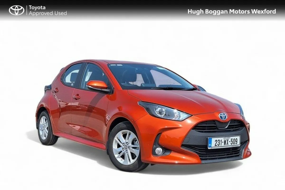 Toyota Yaris HYBRID LUNA, RIDICOUSLY LOW MILEAGE!! - Image 1