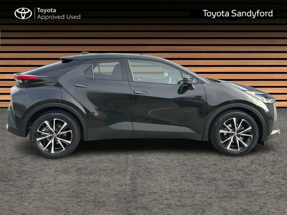 Toyota C-HR NEW MODEL HYBRID SPORT // HEATED SEATS - Image 3