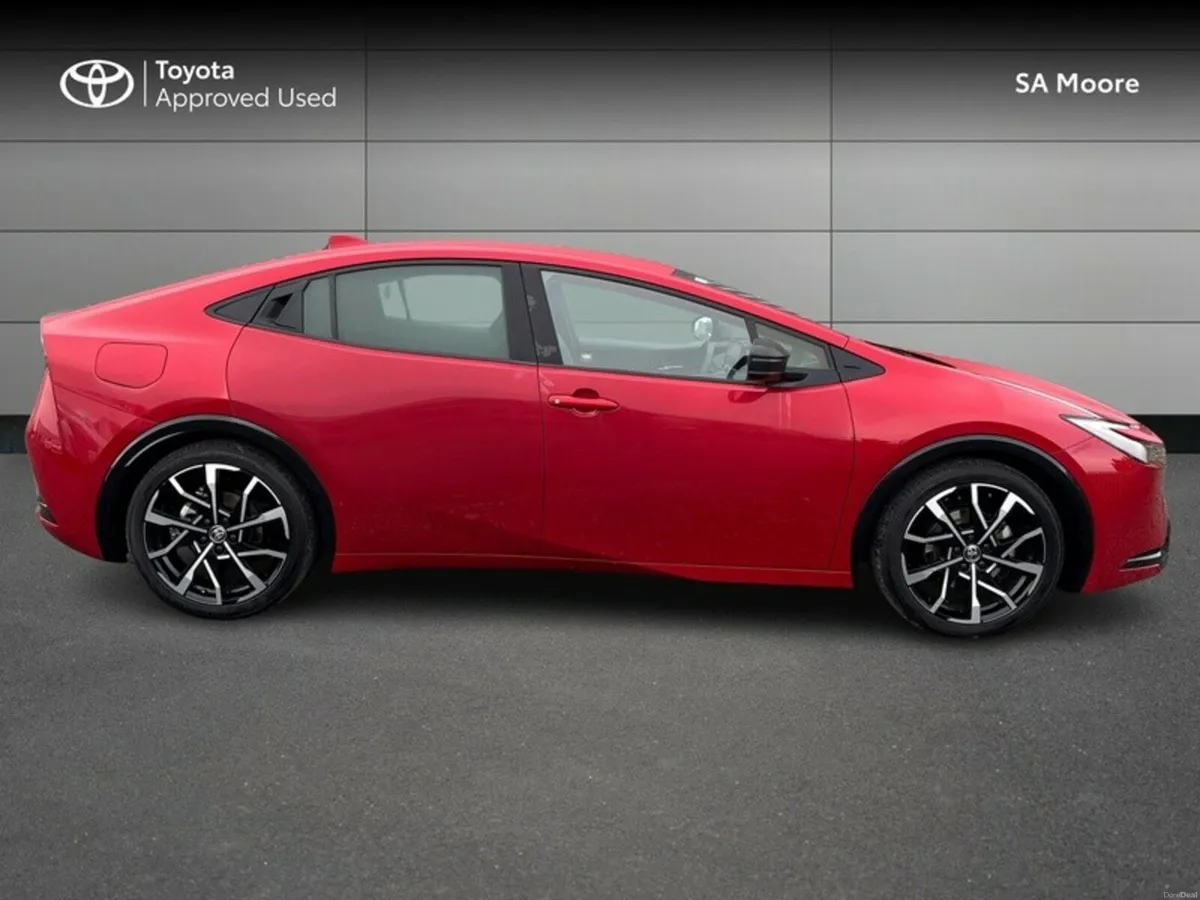Toyota Prius PRIUS PLUG-IN HYBRID - Image 3