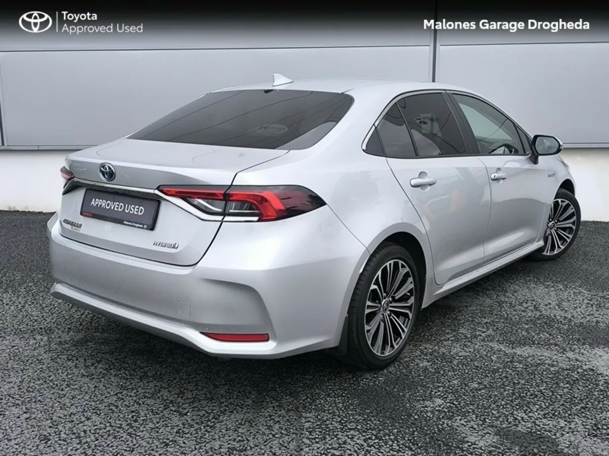 Toyota Corolla 1.8 Hybrid *Leather* Luna Sport Cal - Image 2