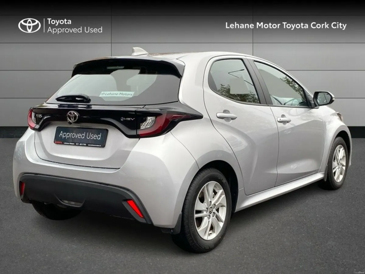Toyota Yaris Yaris Hybrid 115 Luna - Image 2