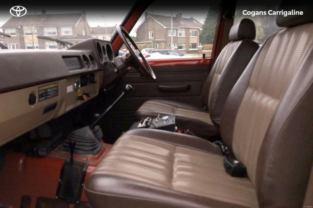 Toyota Land Cruiser FJ61 Fire Truck - Image 1