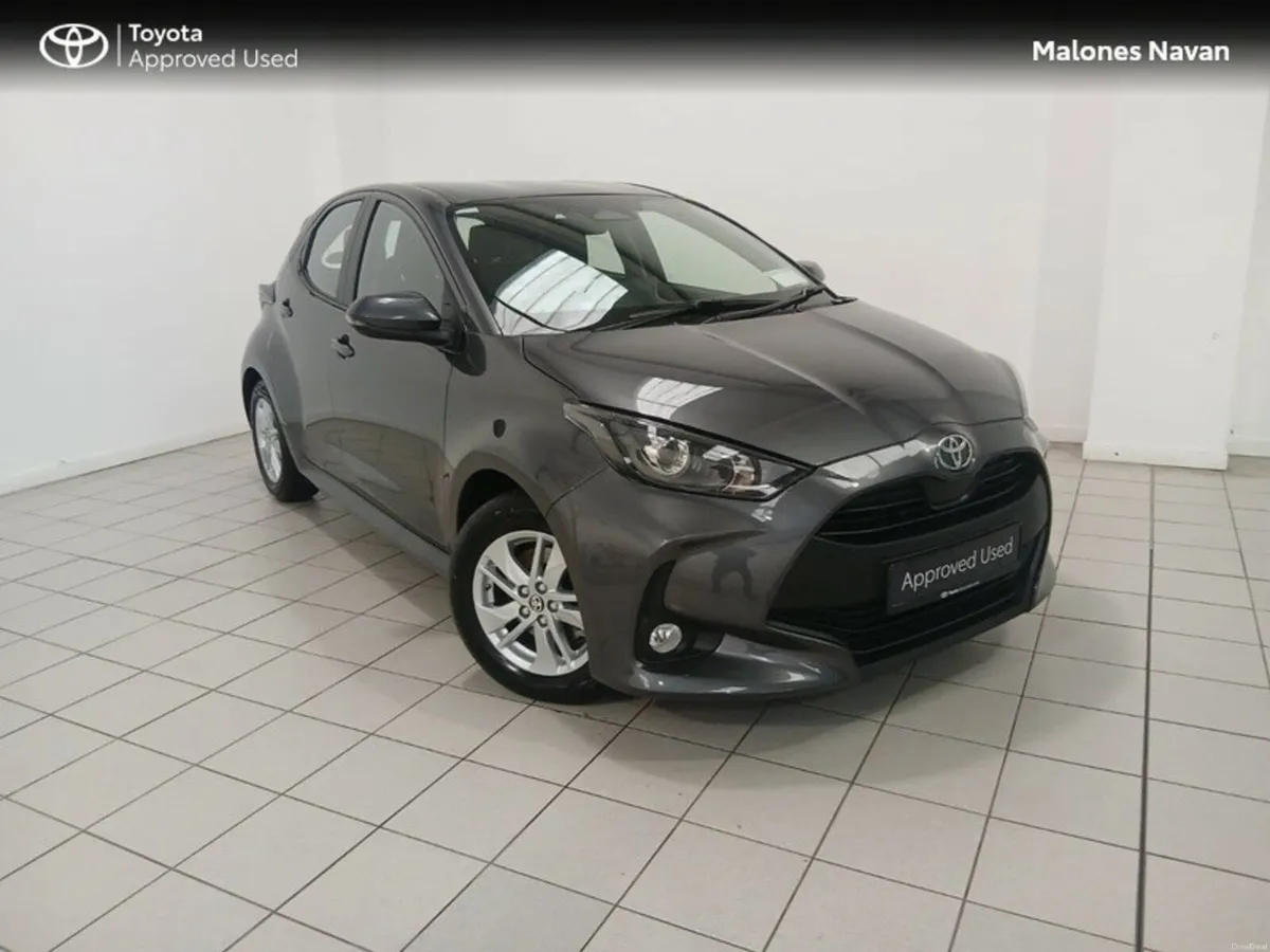 Toyota Yaris Yaris Hybrid 1.5 Luna - Image 1