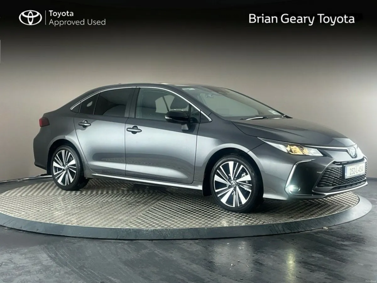 Toyota Corolla LUNA SPORT Saloon - Image 1