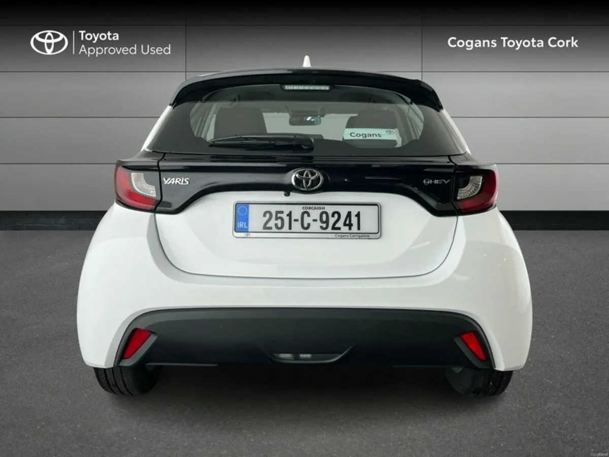 Toyota Yaris Hybrid Luna - Image 4
