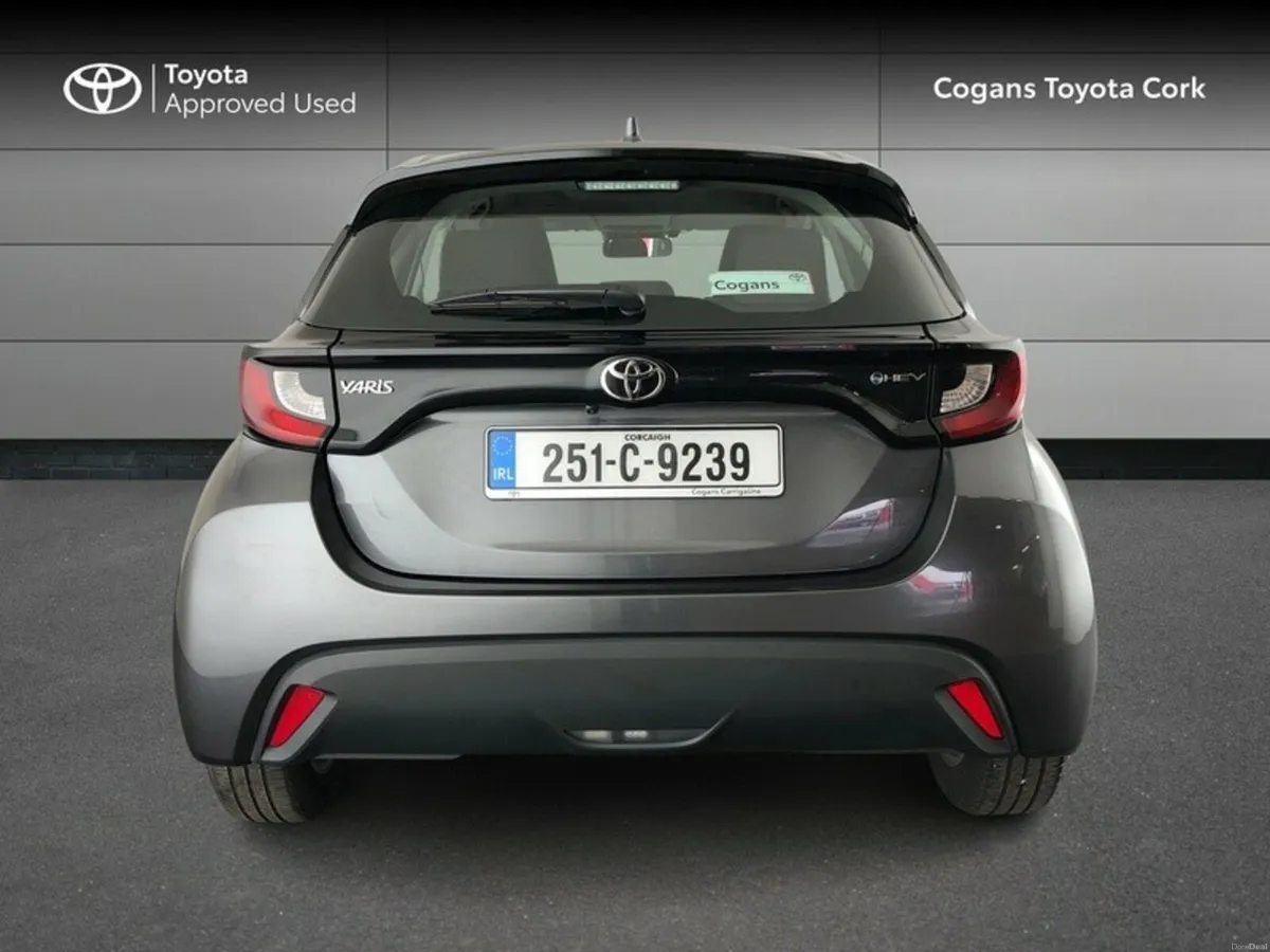 Toyota Yaris Hybrid Luna - Image 4