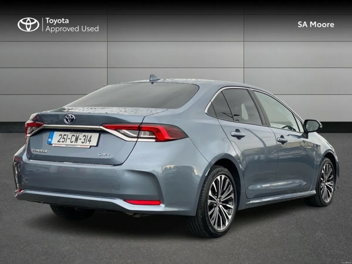 Toyota Corolla LUNA SPORT SALOON - Image 2