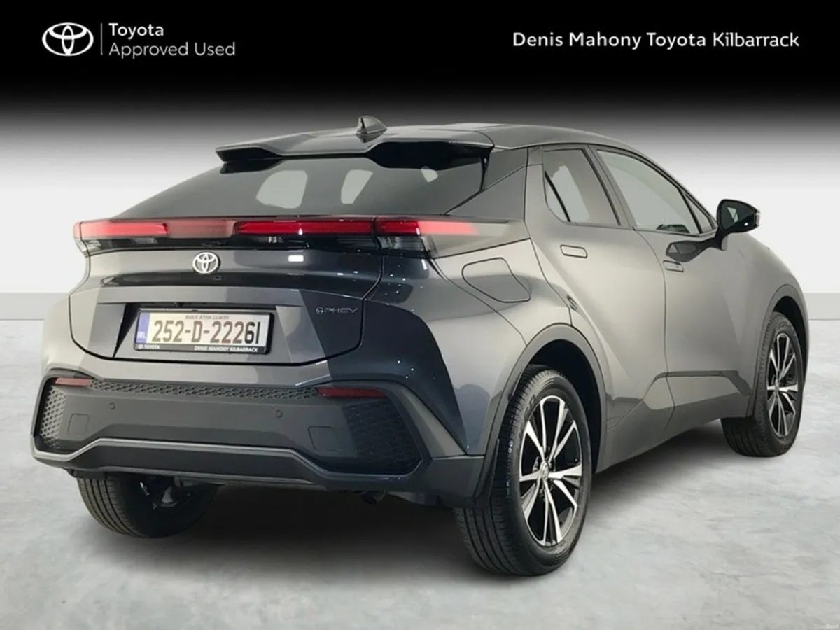 Toyota C-HR PHEV SPORT - Image 2
