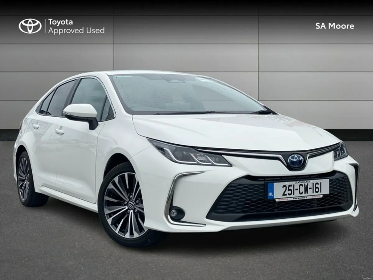Toyota Corolla HYBRID LUNA SPORT SALOON - Image 1