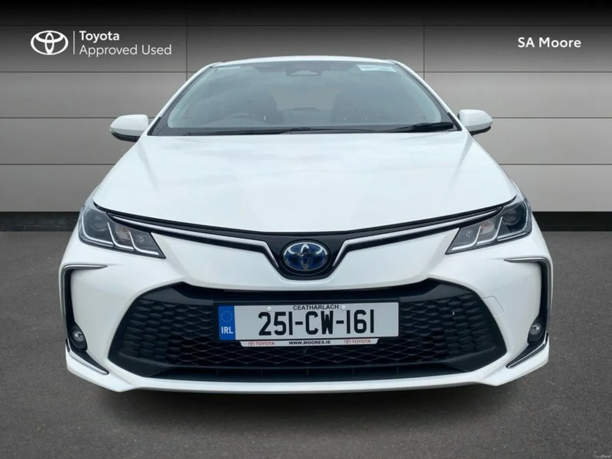 Toyota Corolla HYBRID LUNA SPORT SALOON - Image 5