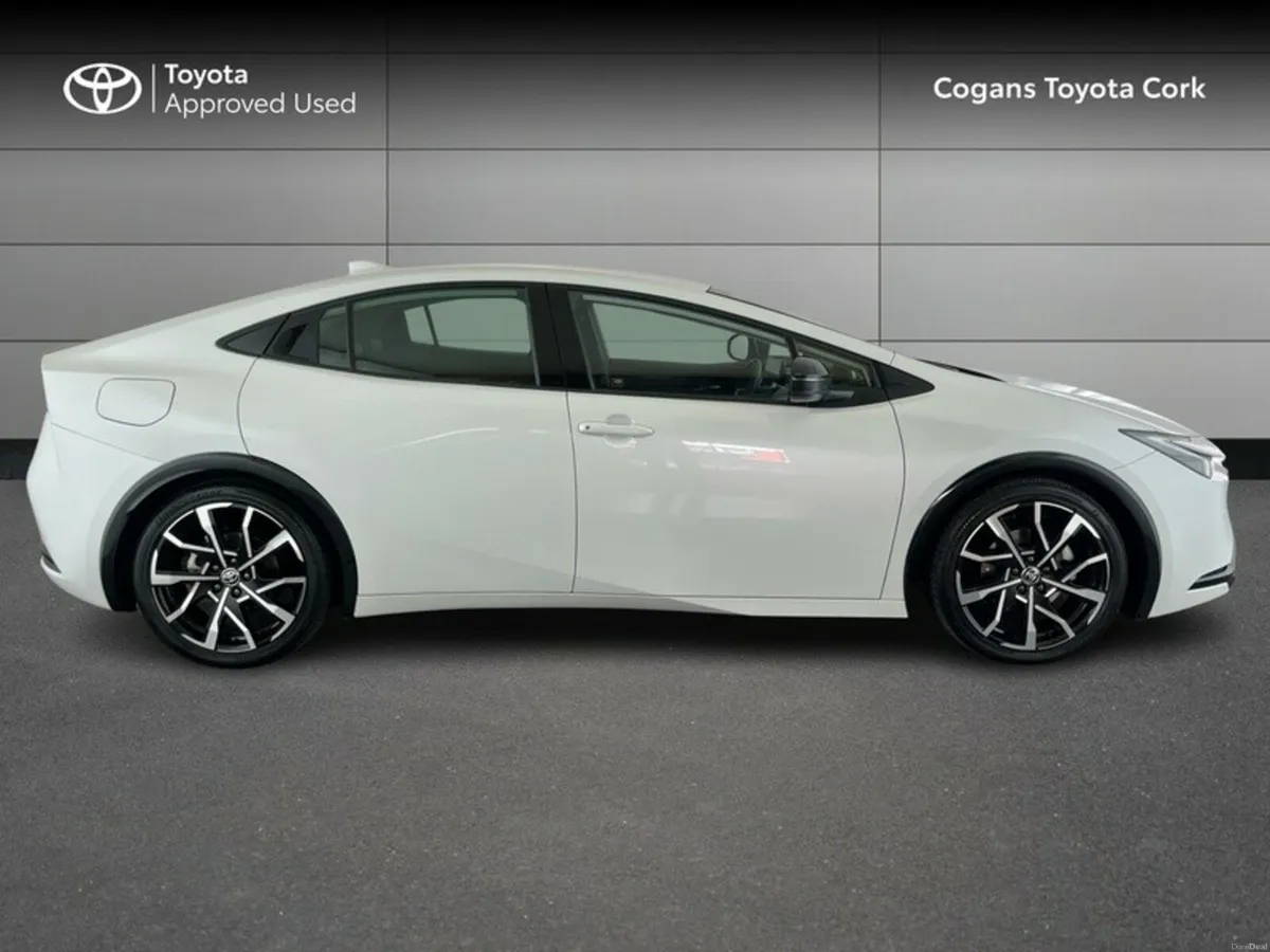 Toyota Prius PRIUS PLUG-IN HYBRID - Image 3