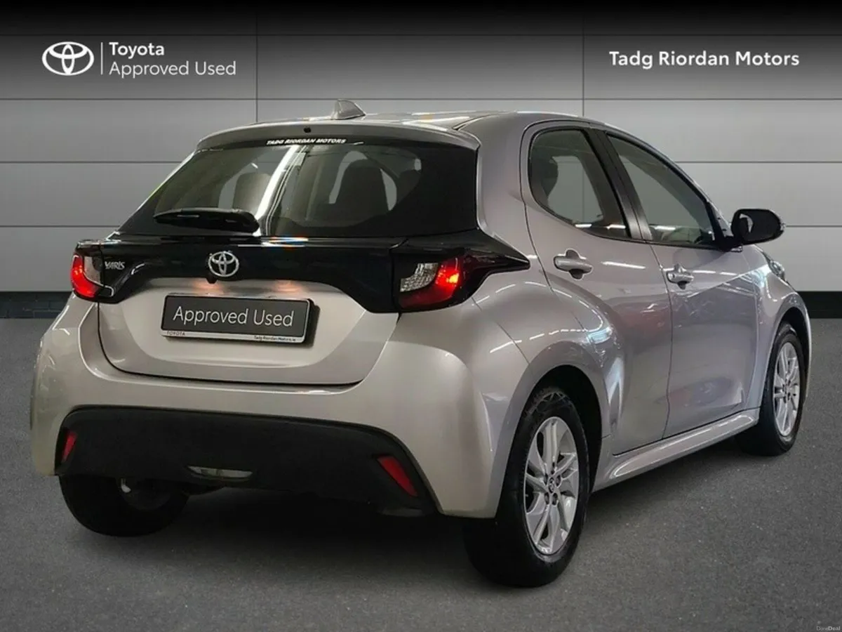 Toyota Yaris 1.0 LUNA - Image 2
