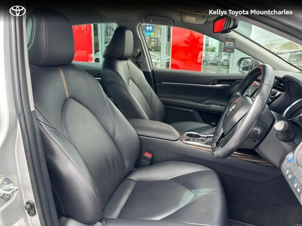 Toyota Camry CAMRY HYBRID PLATINUM - Image 2