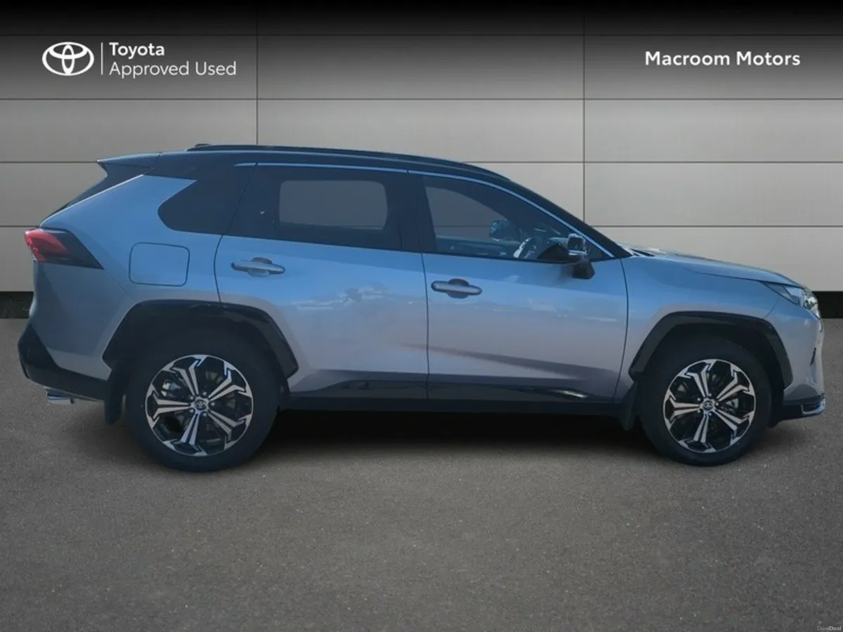 Toyota RAV4 FRESH SELECTION OF TRADE-INS RAV4 PHEV - Image 3