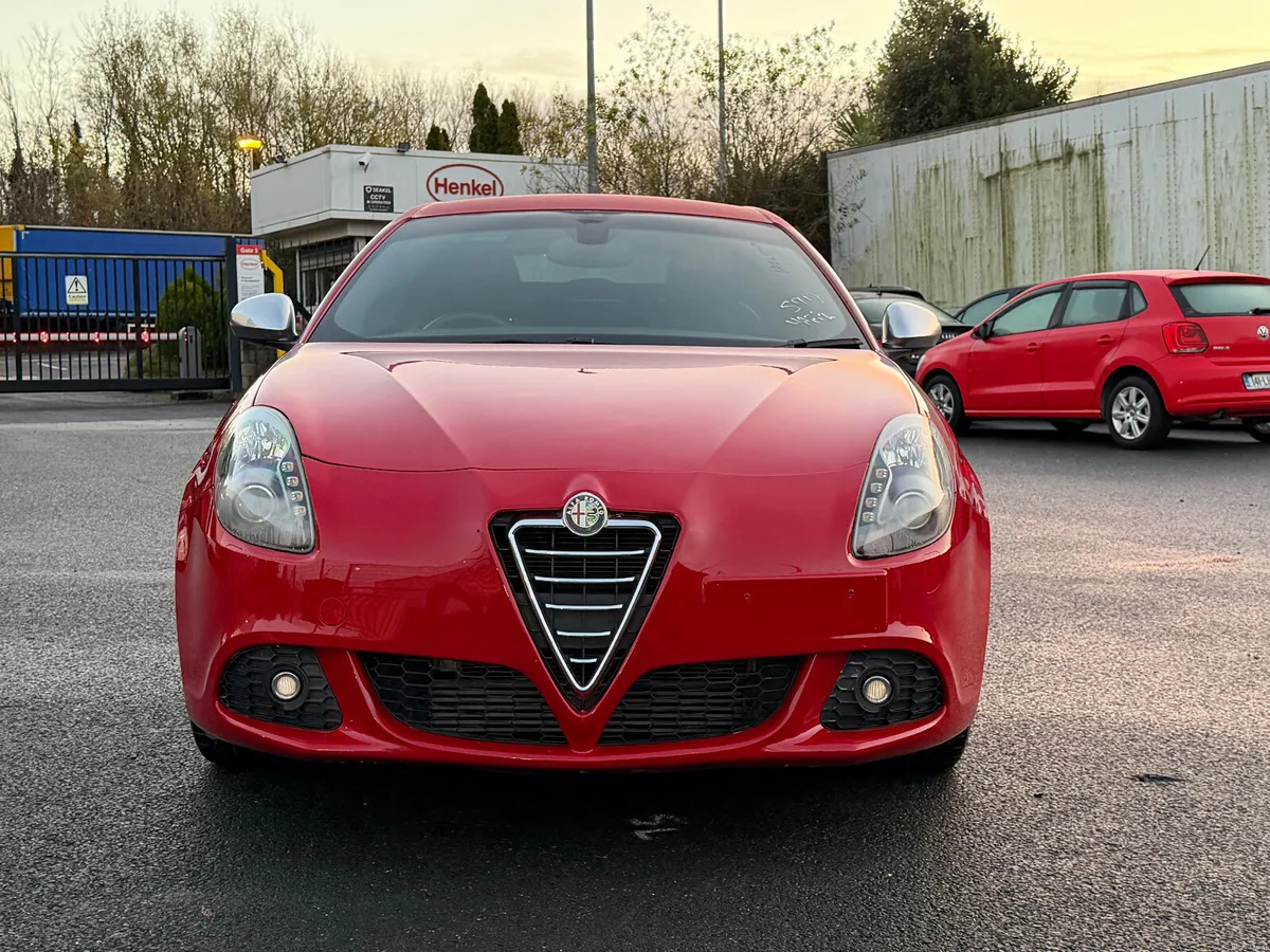 ALFA ROMEO GIULIETTA 2015 RED - Image 1