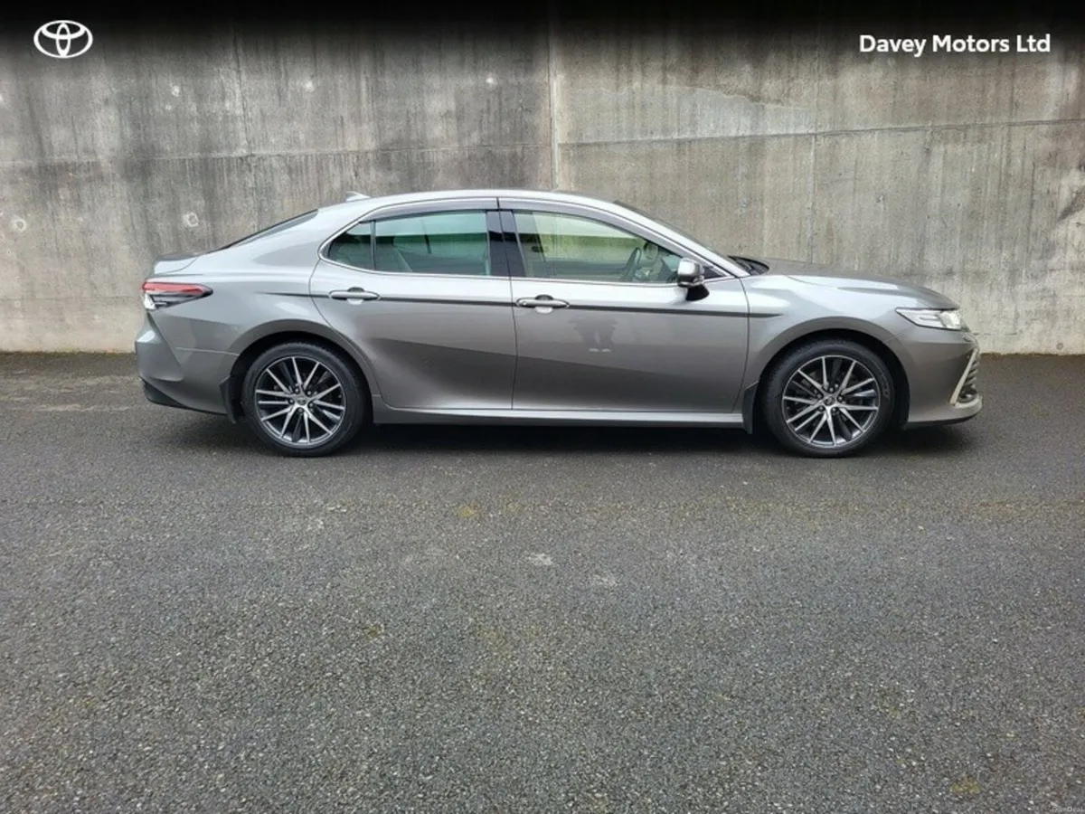 Toyota Camry PLATINUM EDITION 4 4DR AUTO - Image 3