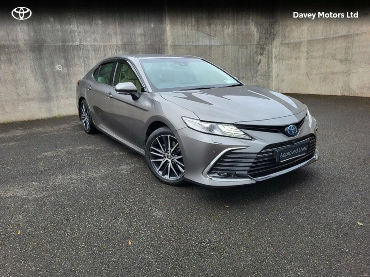 Toyota Camry PLATINUM EDITION 4 4DR AUTO - Image 1