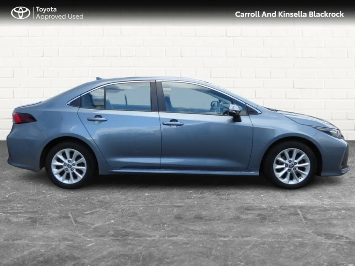 Toyota Corolla Hybrid Luna Saloon - Image 3