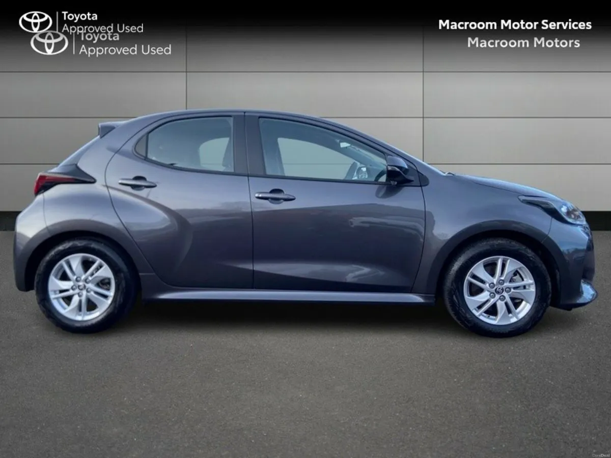 Toyota Yaris FRESH SELECTION OF TRADE-INS YARIS CR - Image 3