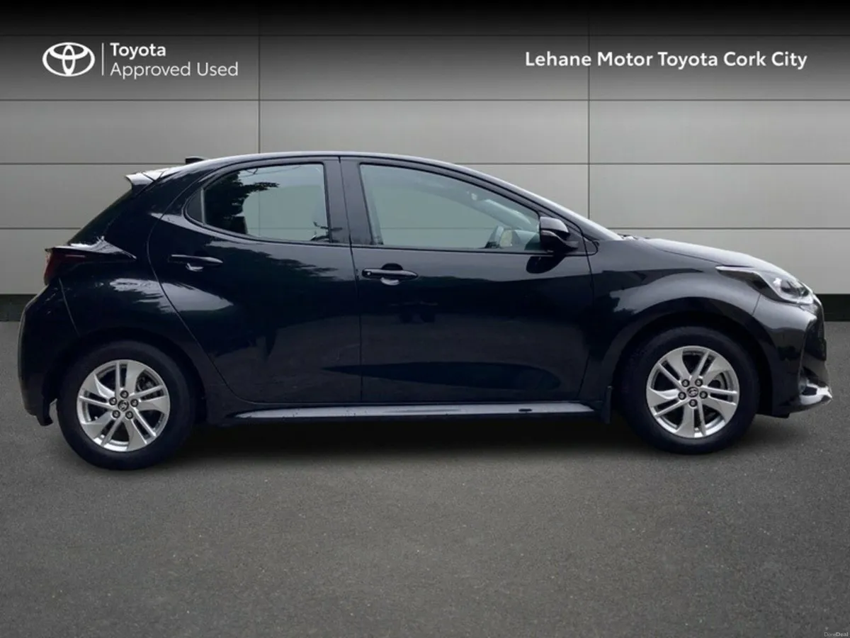 Toyota Yaris YARIS HYBRID LUNA 4DR - Image 3