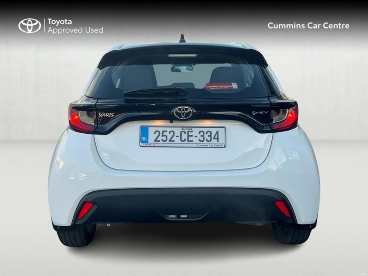 Toyota Yaris YARIS HYBRID 1.5 LUNA - Image 4